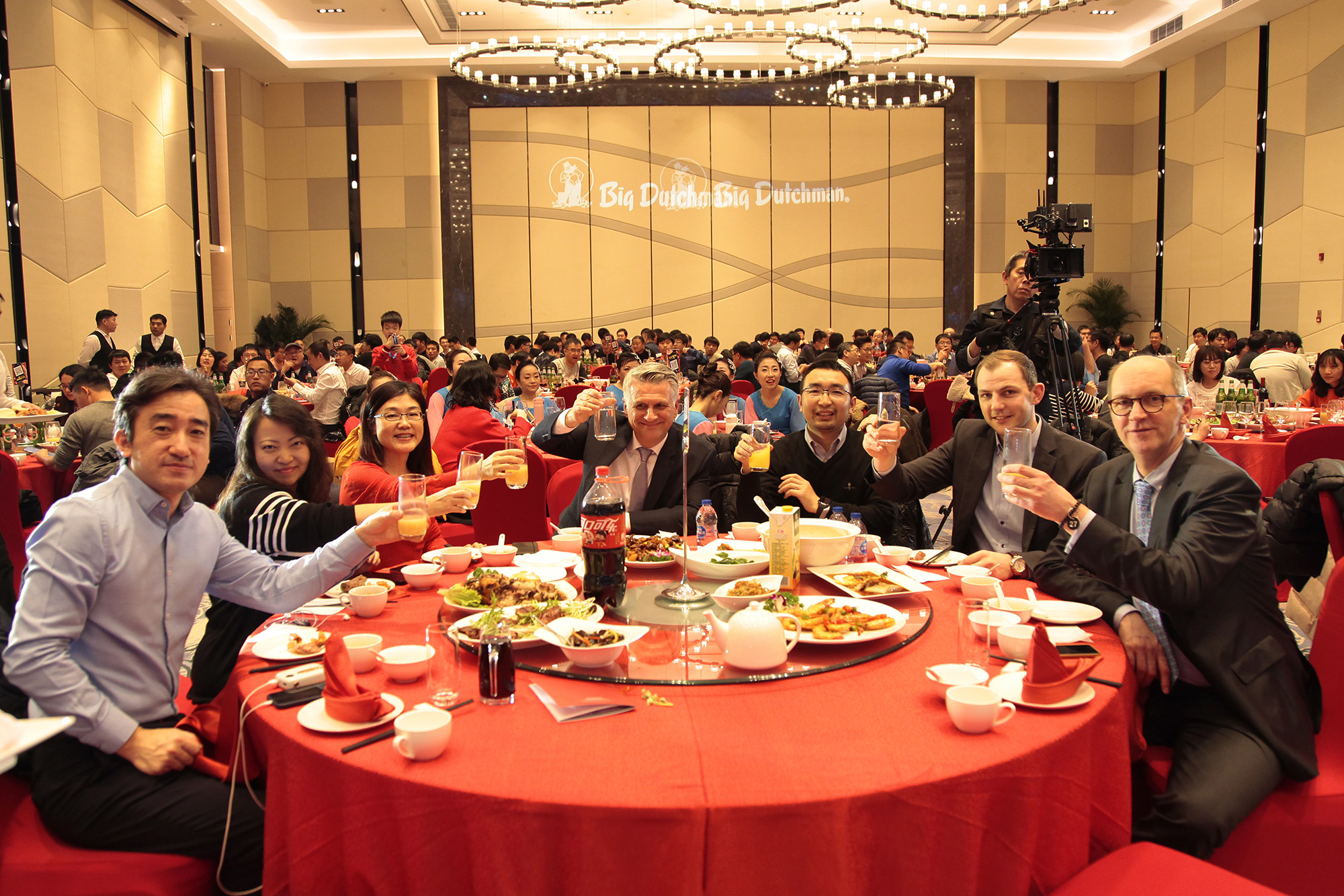 OMG！2020大荷兰人新年晚会也太好看了叭！你看了吗？